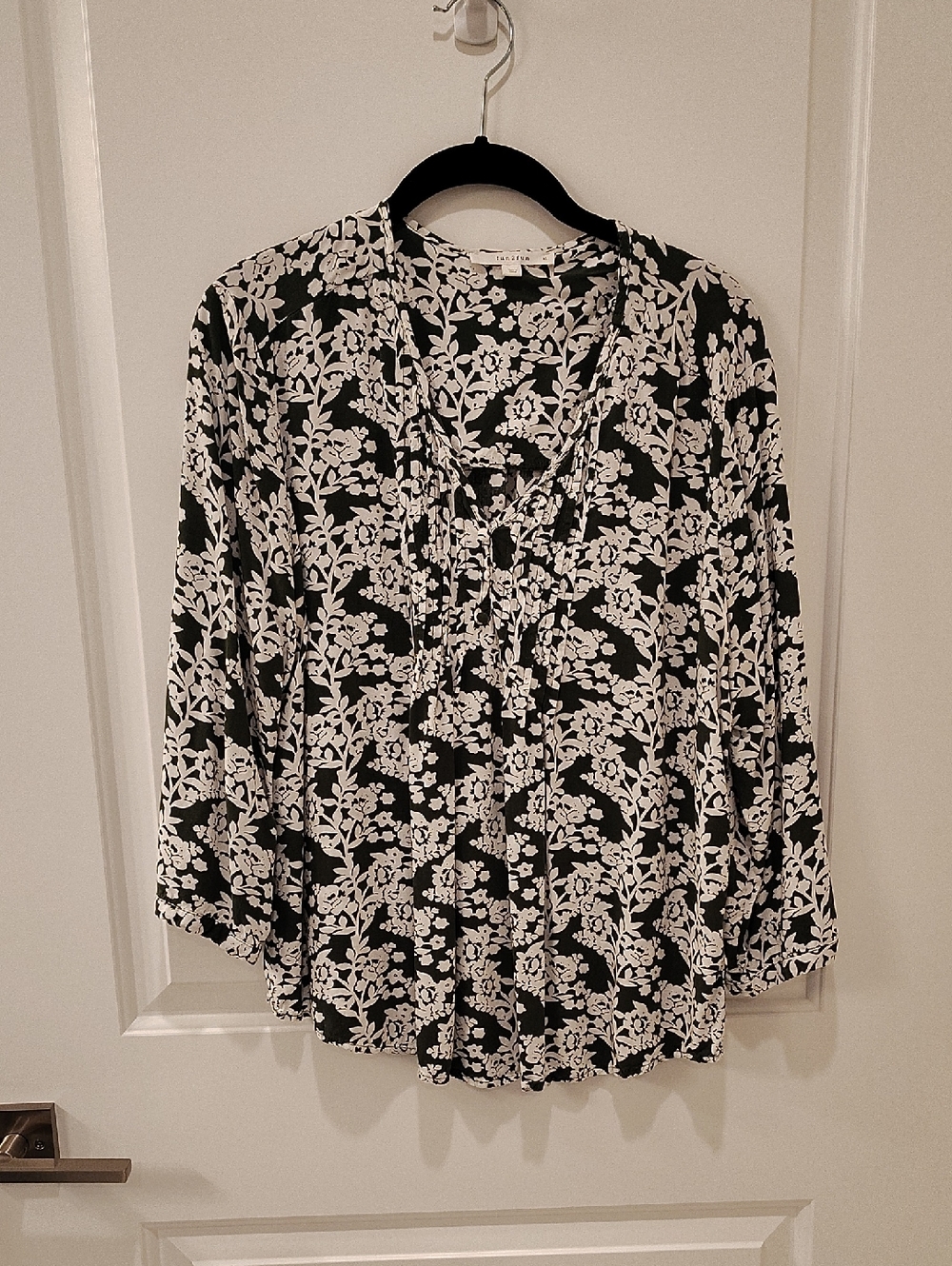 fun 2 fun Green and White Floral V-Neck Peasant Blouse XL